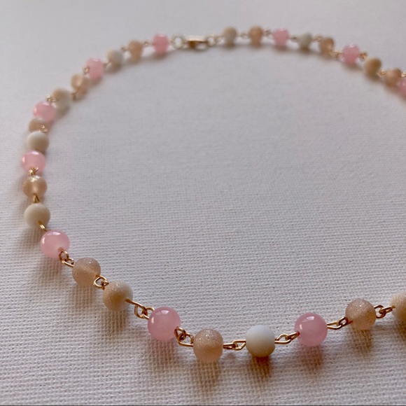 ♡ Handmade pink, white & beige necklace made from glass beads and gold wire :) - Picture 2 of 2